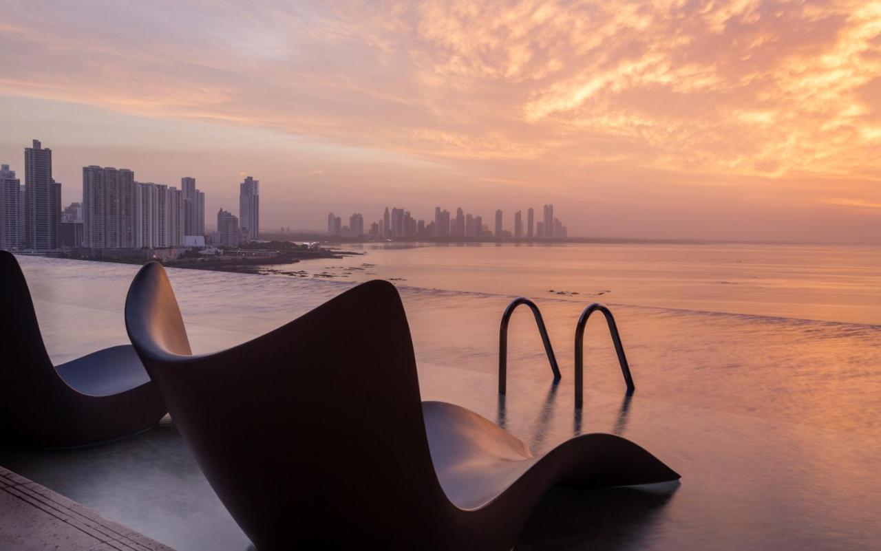 Jw Marriott Panama Hotel Екстериор снимка View of the city from the Bay of Biscay