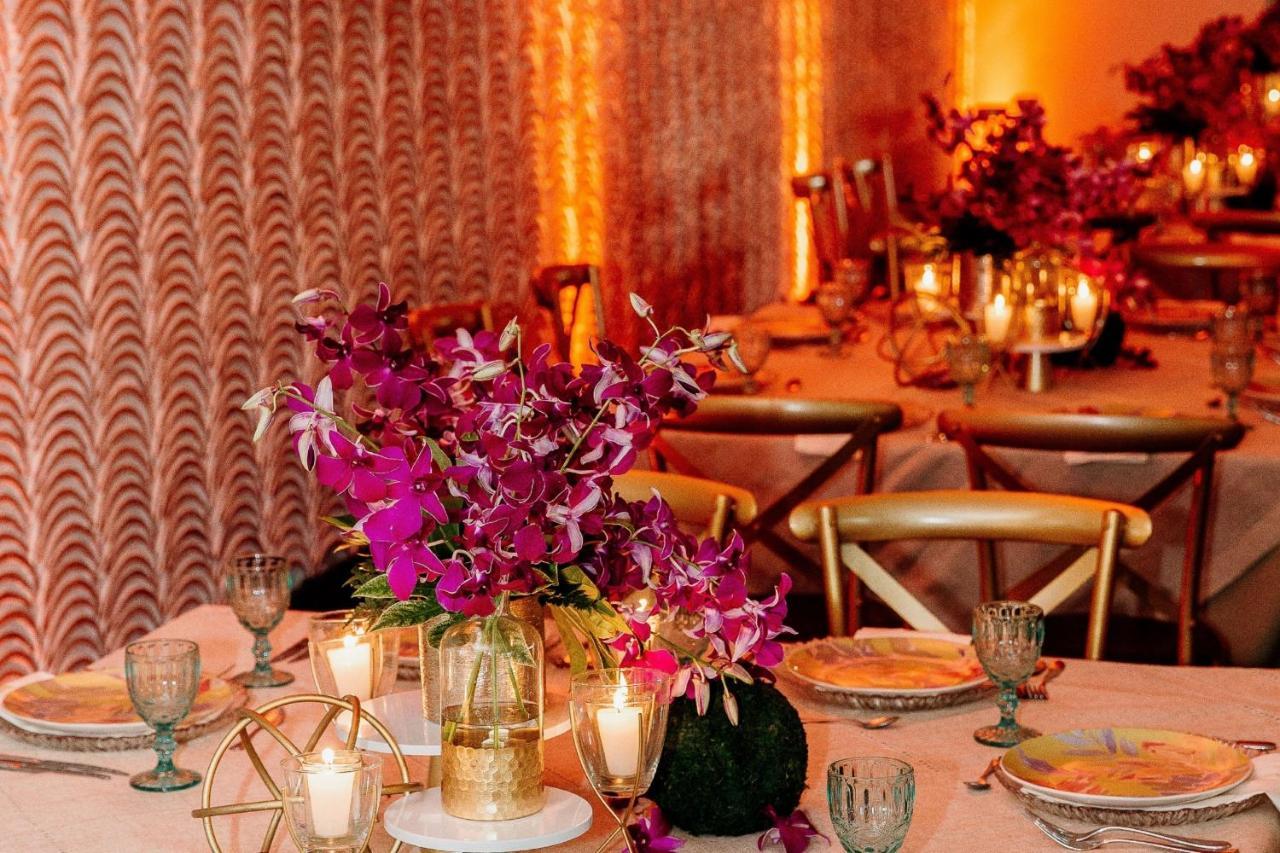 Jw Marriott Panama Hotel Екстериор снимка A table set for a formal dinner
