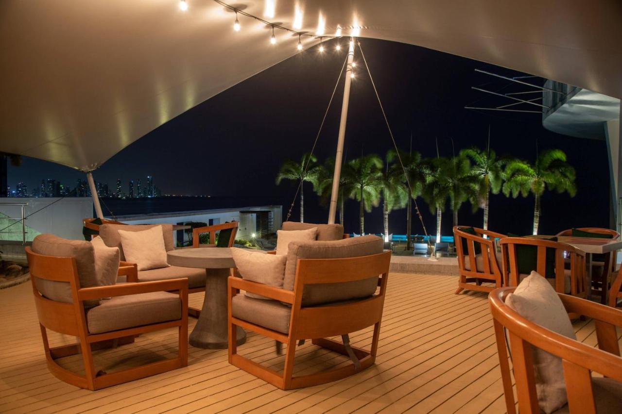 Jw Marriott Panama Hotel Екстериор снимка The deck of the Regent Seven Seas Mariner