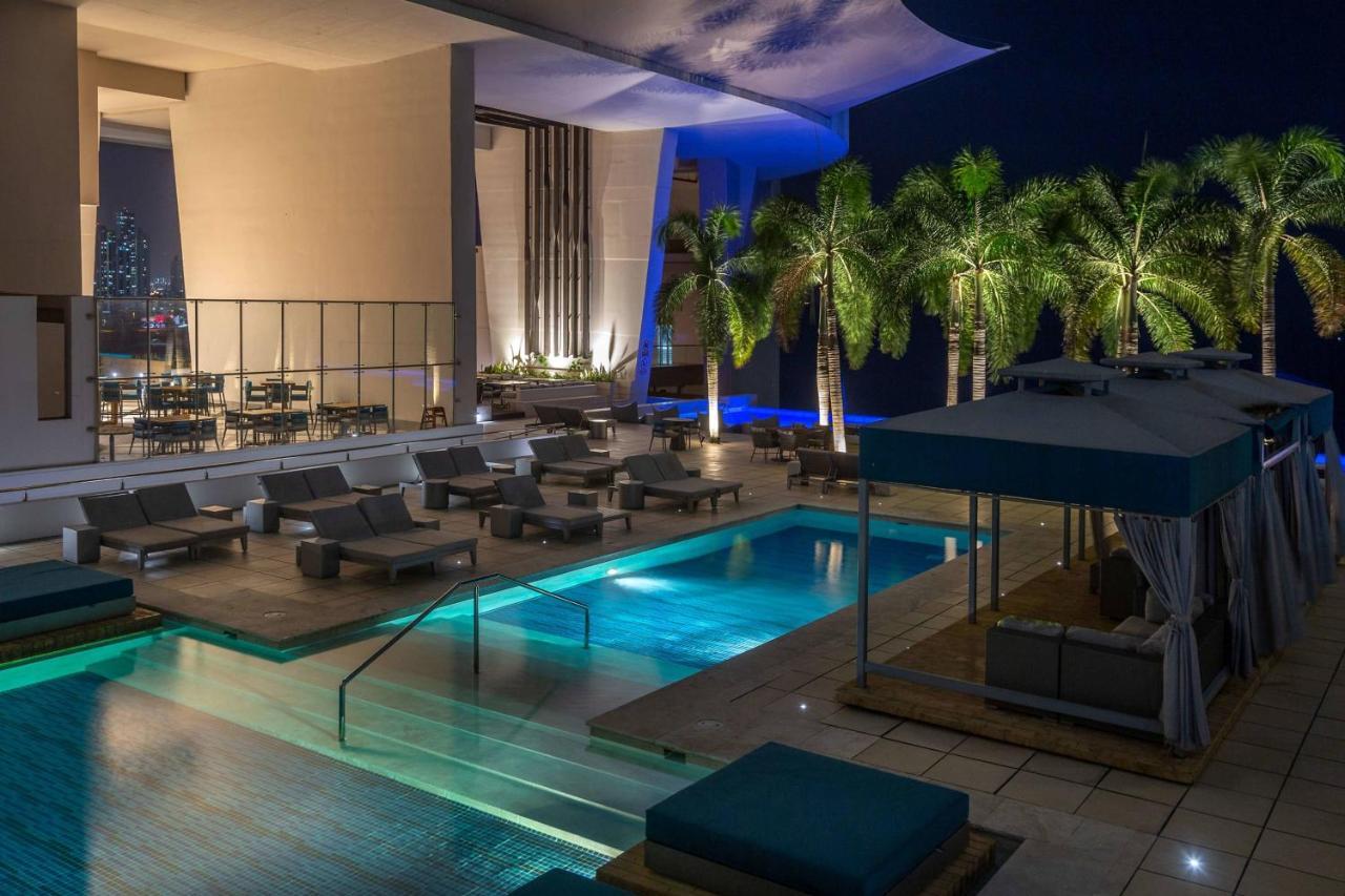 Jw Marriott Panama Hotel Екстериор снимка The pool at the 101 Skybar